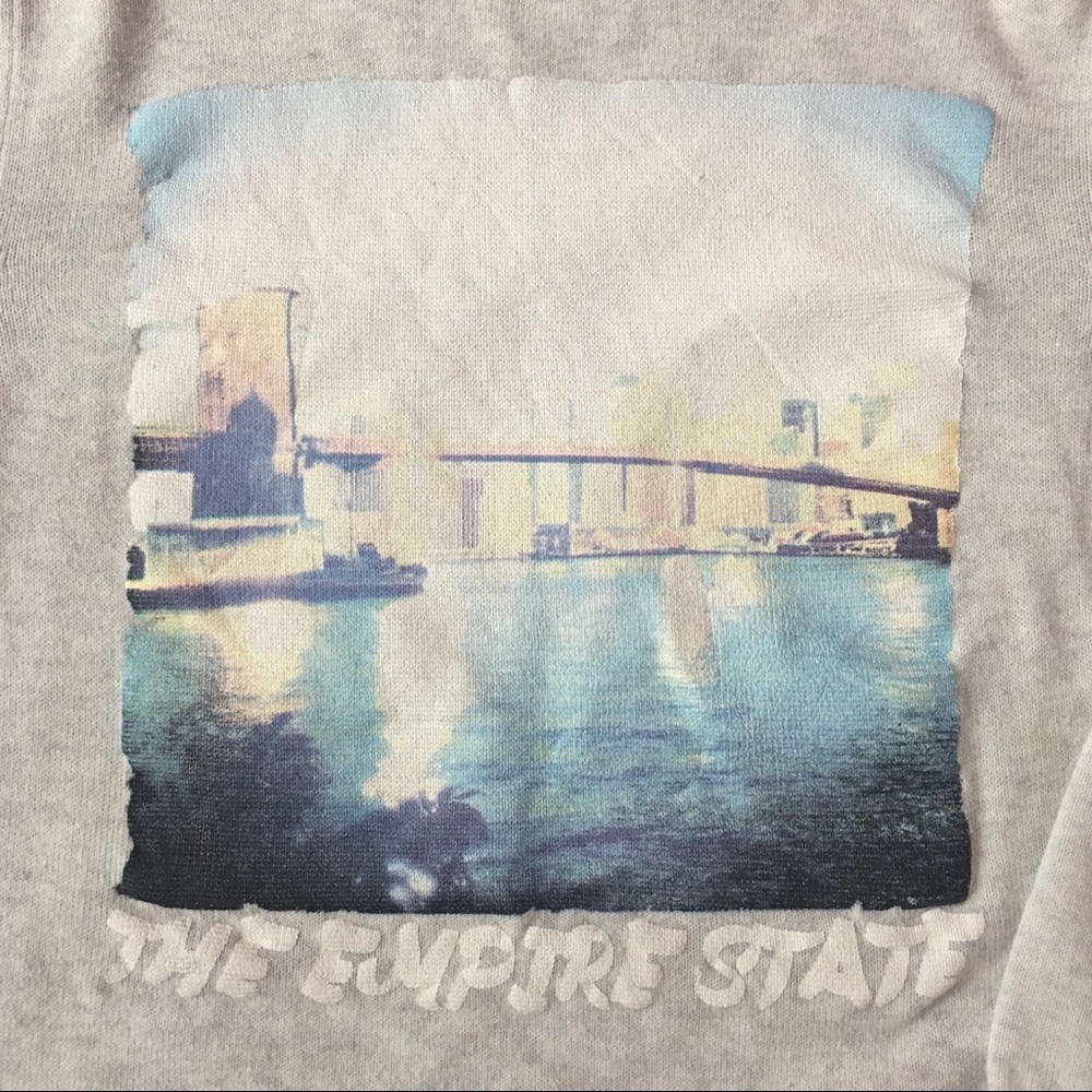 H&M “ Empire State “ light sweater - Picture 4 of 5